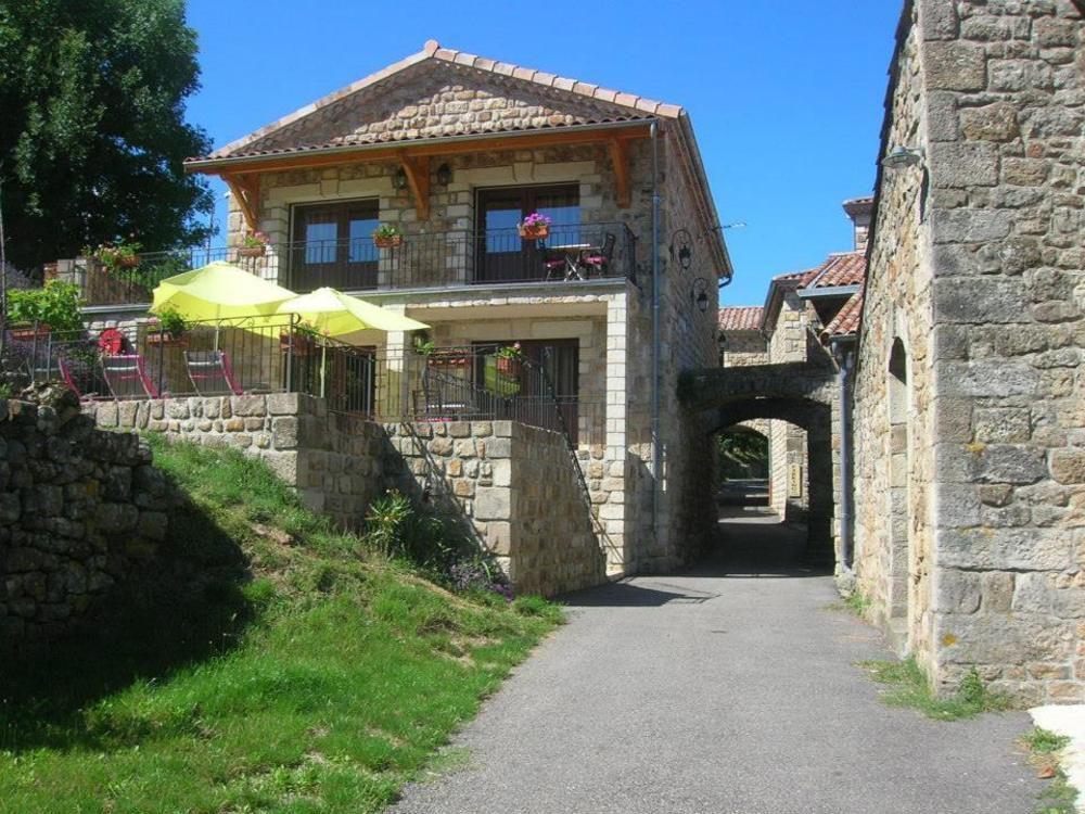 Hotel Aux Vieux Arceaux Mercuer Exterior foto