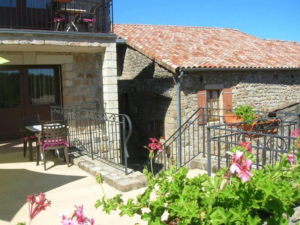 Hotel Aux Vieux Arceaux Mercuer Exterior foto