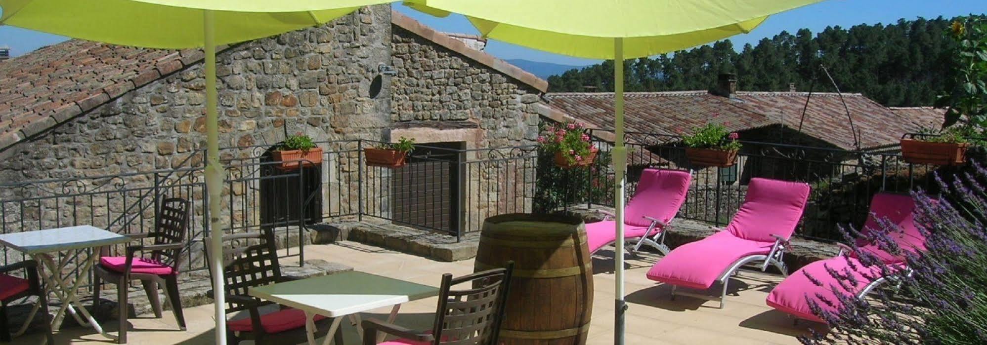 Hotel Aux Vieux Arceaux Mercuer Exterior foto